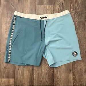 Roark The Chiller Swim Trunks Boardshorts Stretch Shorts Men’s Size 38 Blue